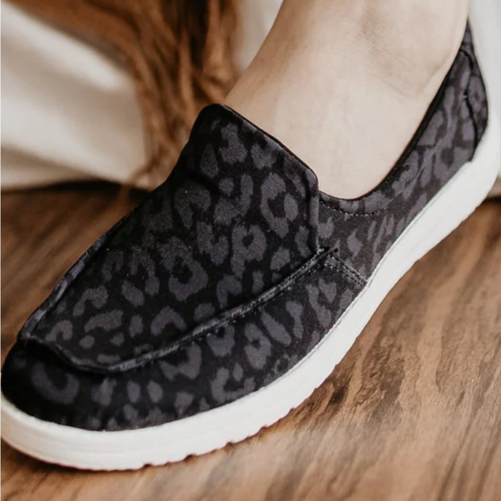 Not Rated Black Animal Print Patterned Maya Slip-On Comfort Lightweight Scandi